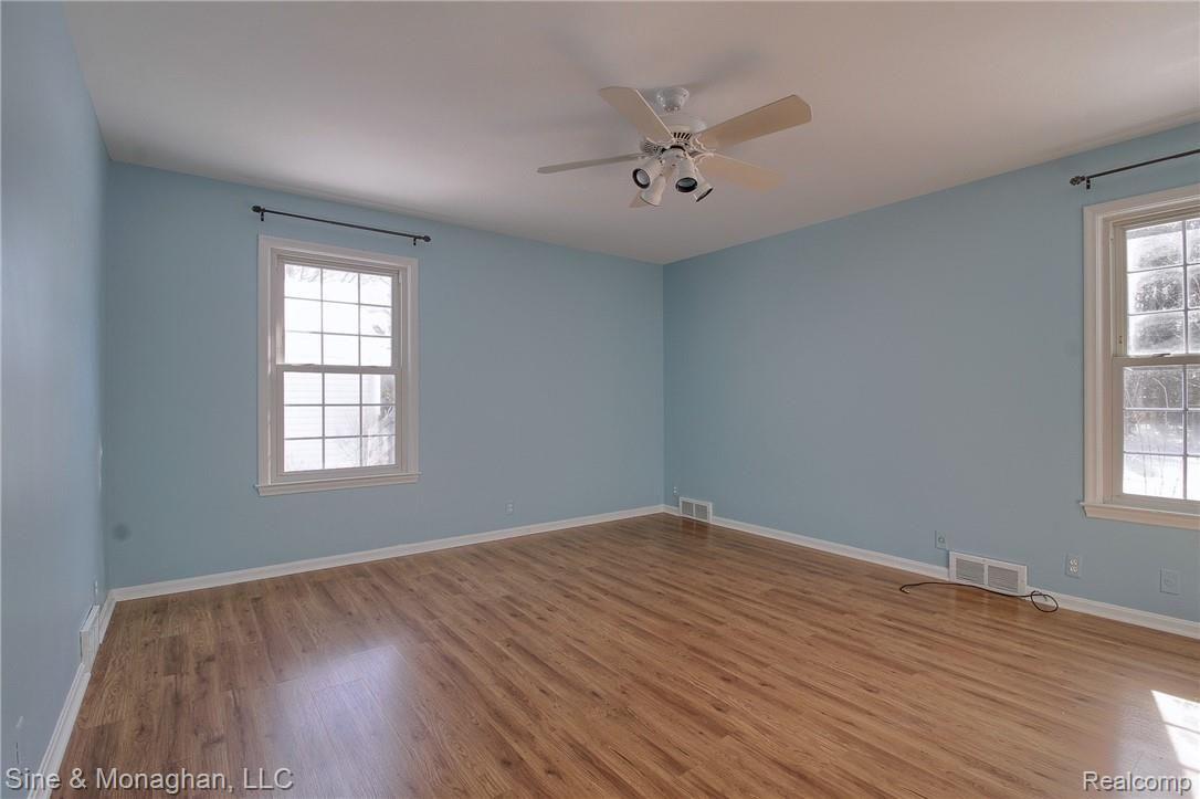 699 Shoreham Road Grosse Pointe, MI 48236 - Photo 14 of 21 19-Master Bedroom.jpg