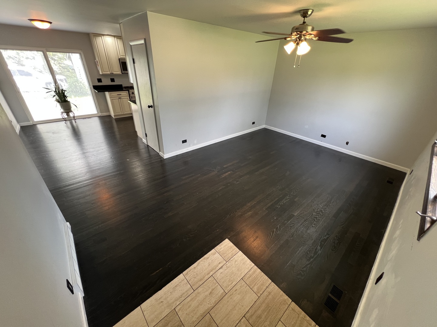 1 Shell Court Oswego, IL 60543 - Photo 4 of 22
