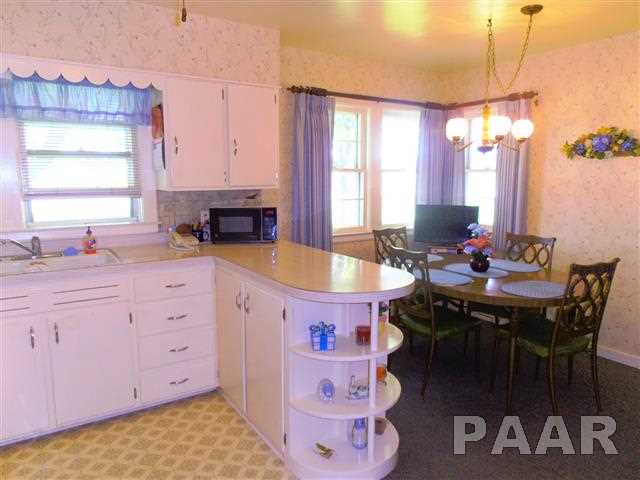 1107 Spring Bay Road East Peoria, IL 61611 - Photo 12 of 24 Gallery Image 12