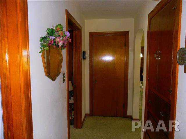 1107 Spring Bay Road East Peoria, IL 61611 - Photo 15 of 24 Gallery Image 15