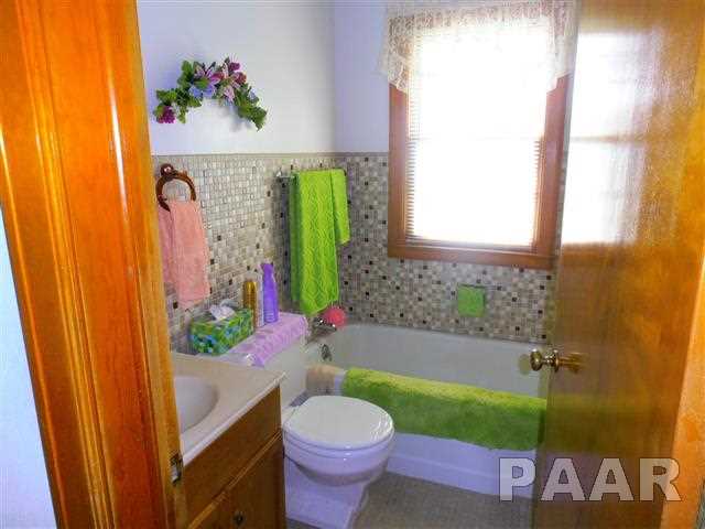 1107 Spring Bay Road East Peoria, IL 61611 - Photo 20 of 24 Gallery Image 20