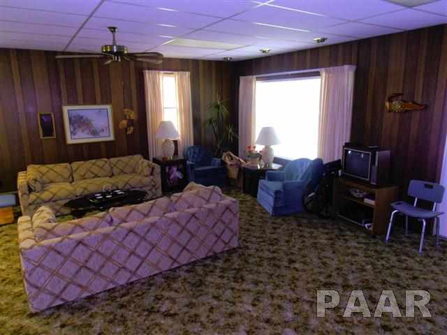 1107 Spring Bay Road East Peoria, IL 61611 - Photo 21 of 24 Gallery Image 21