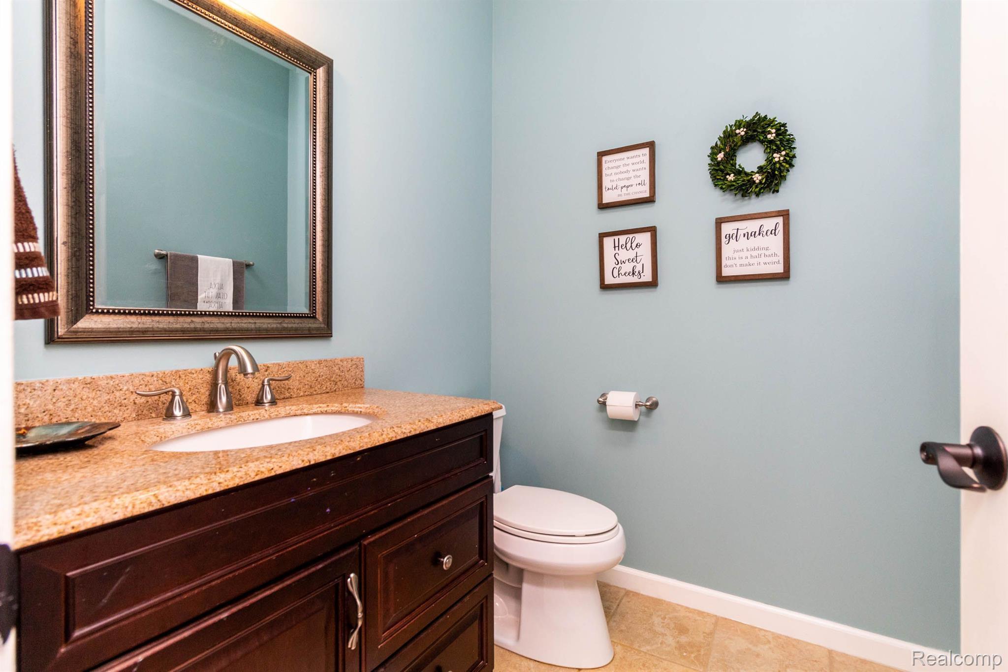 4020 Calumet Drive Rochester, MI 48306 - Photo 15 of 36 half bathroom