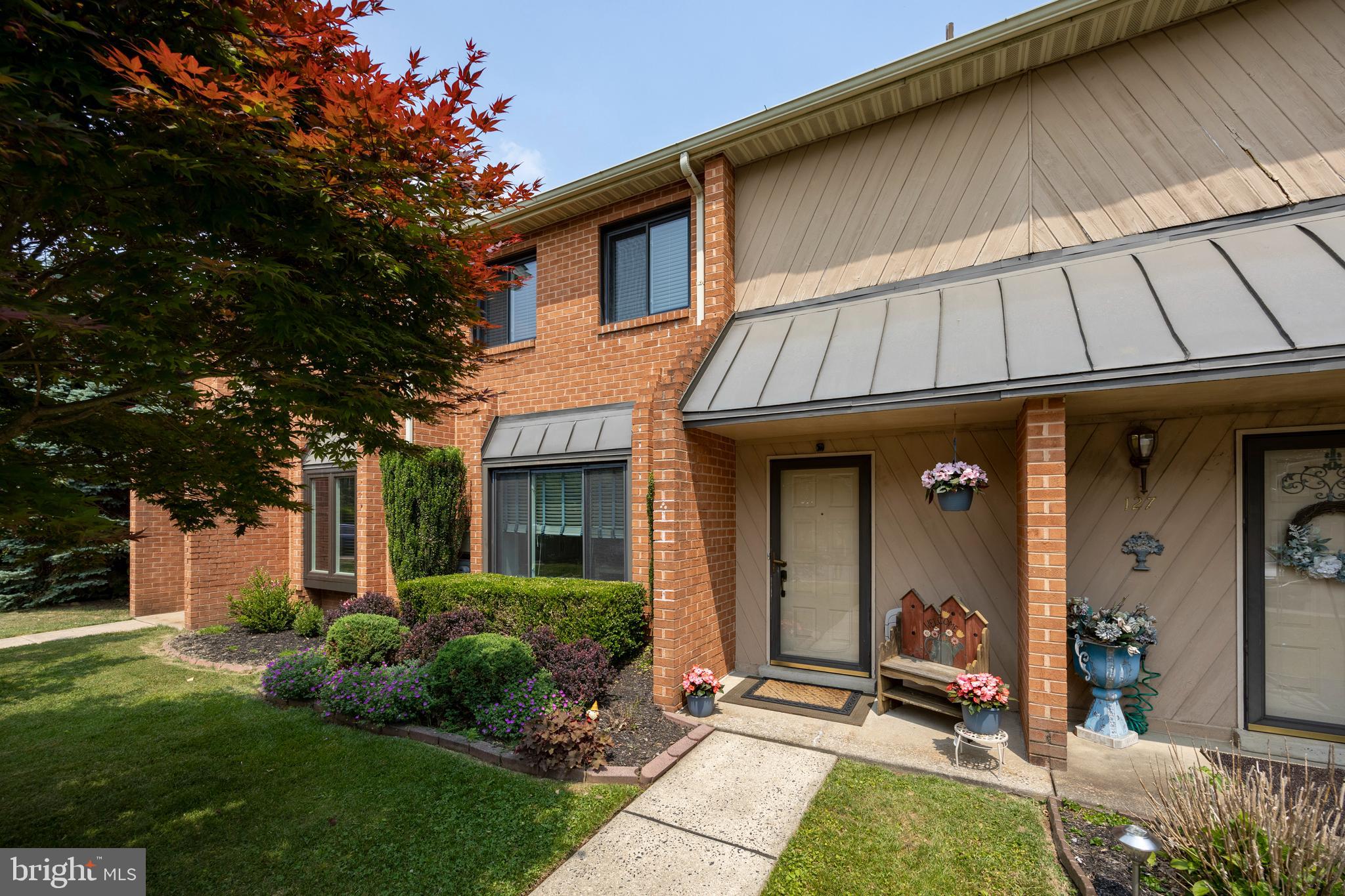 125 Caernarvon Court Exton, PA 19341 - Photo 2 of 30