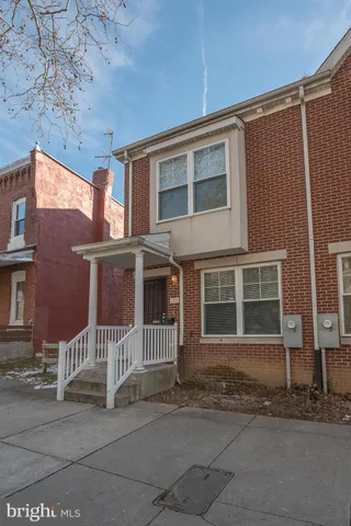 a house view with a outdoor space
