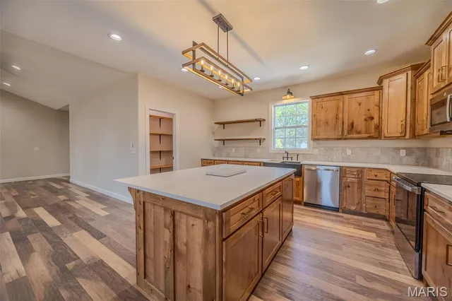 $419,900 | 22835 Patton Lane, Lebanon, MO 65536