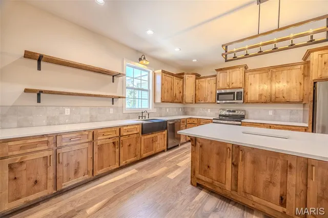 $419,900 | 22835 Patton Lane, Lebanon, MO 65536