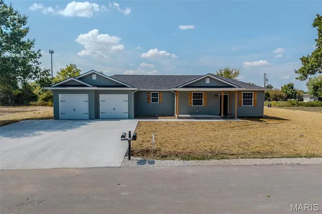 $419,900 | 22835 Patton Lane, Lebanon, MO 65536