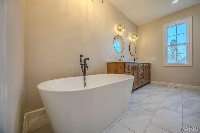 $419,900 | 22835 Patton Lane, Lebanon, MO 65536