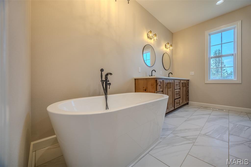 22835 Patton Lane Lebanon, MO 65536 - Photo 32 of 53