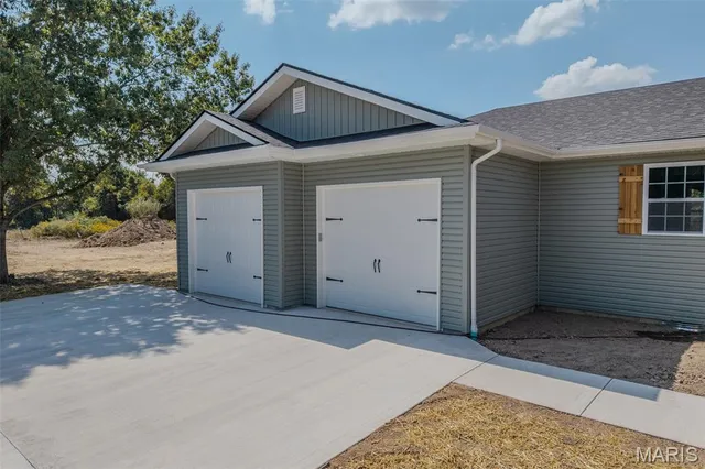 $419,900 | 22835 Patton Lane, Lebanon, MO 65536