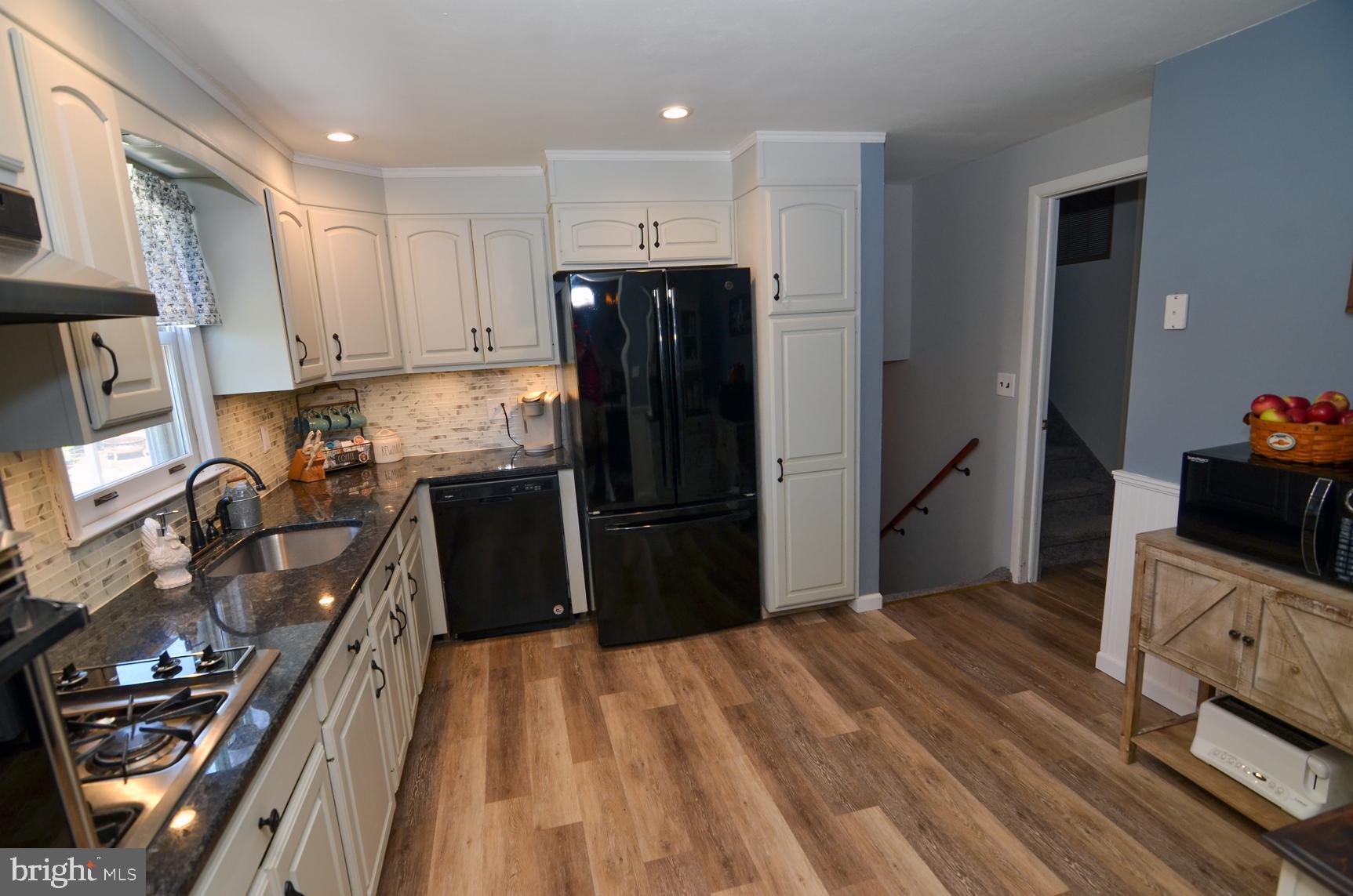 15 Yorkshire Road Hamilton, NJ 08610 - Photo 11 of 34 Kitchen