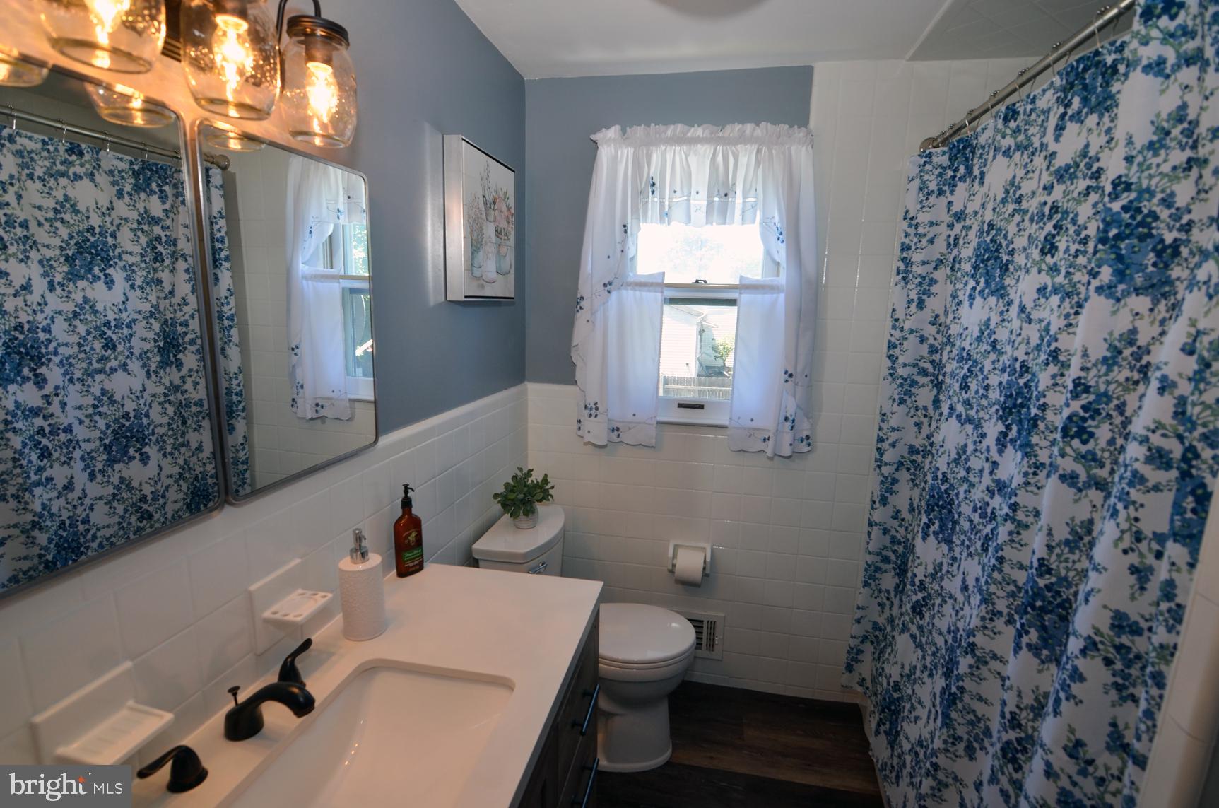 15 Yorkshire Road Hamilton, NJ 08610 - Photo 22 of 34 Full Bath
