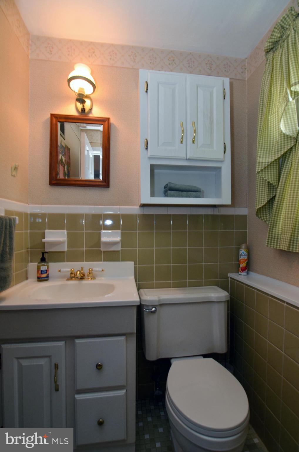 15 Yorkshire Road Hamilton, NJ 08610 - Photo 23 of 34 Half Bath