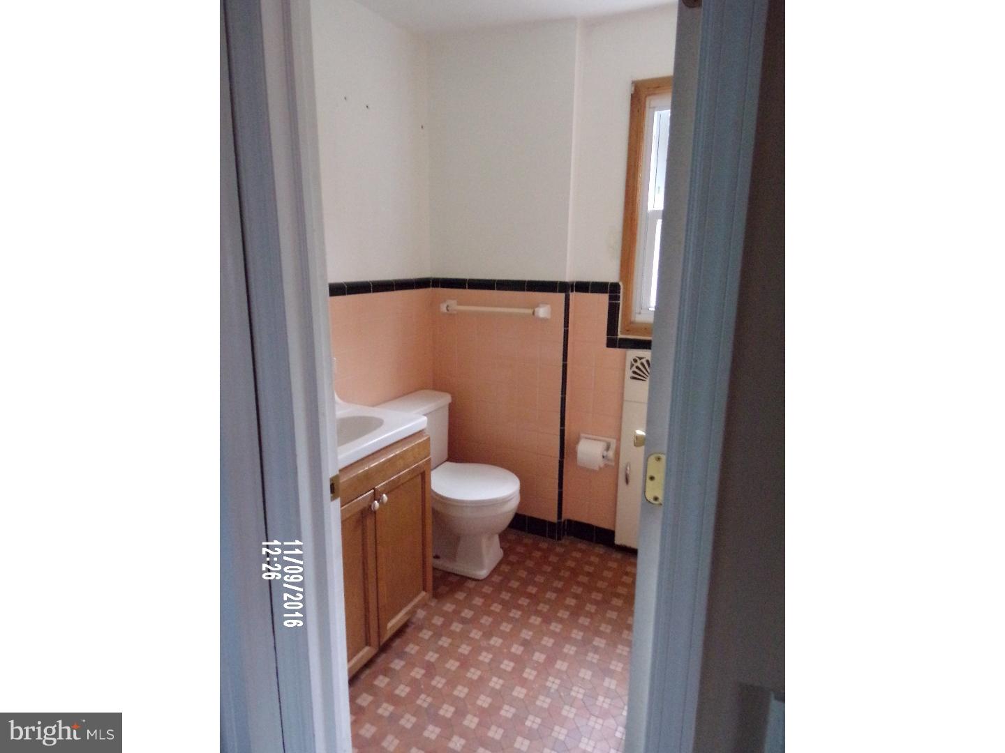 648 South York Road Hatboro, PA 19040 - Photo 16 of 18 Bathroom