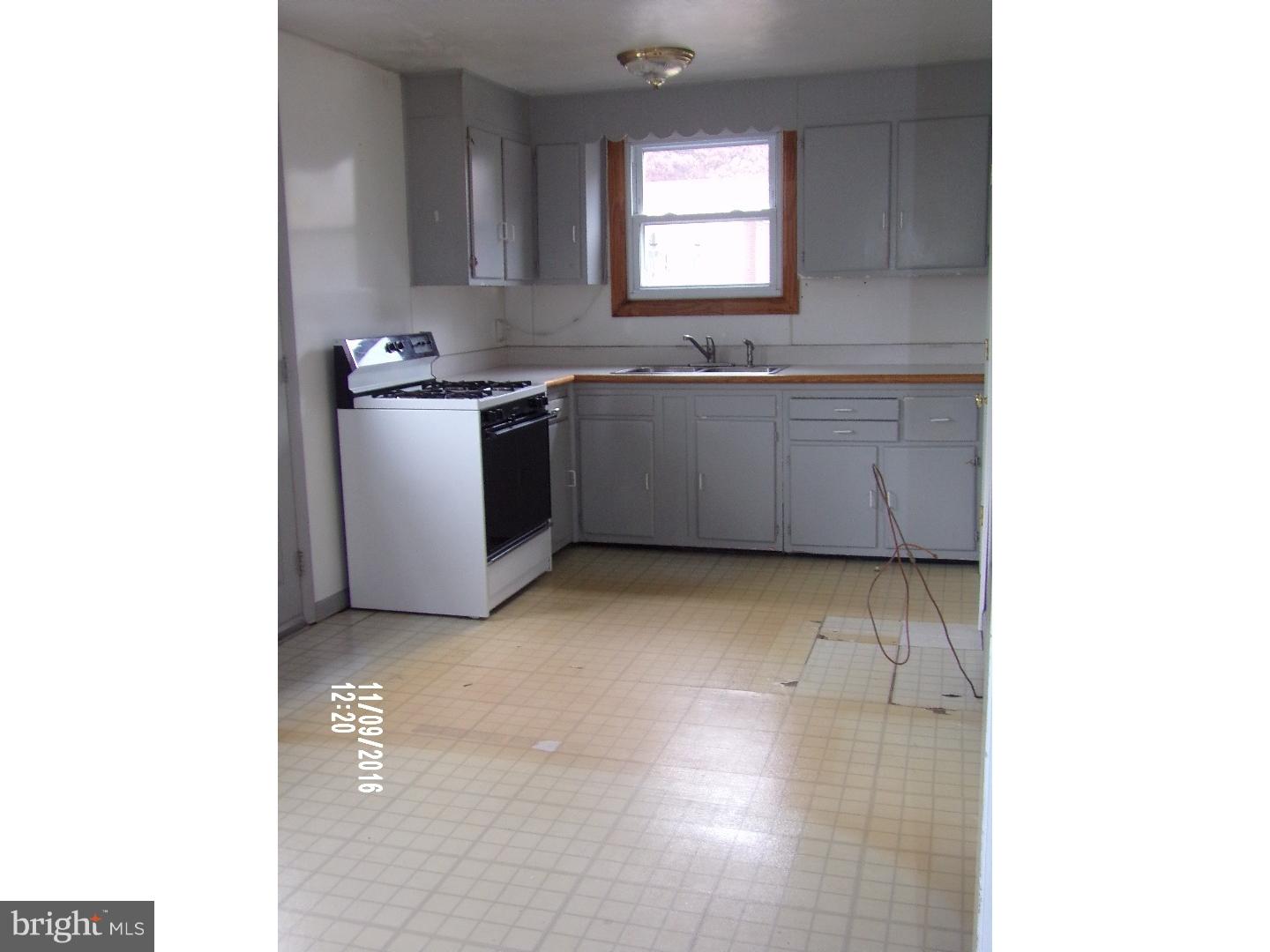 648 South York Road Hatboro, PA 19040 - Photo 9 of 18 Kitchen