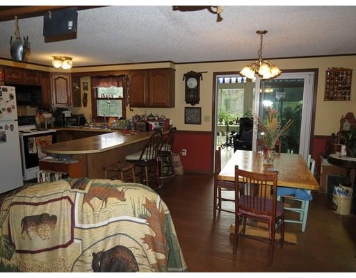 975 Bernardston Road Greenfield, MA 01301 - Photo 5 of 27 Gallery Image 5