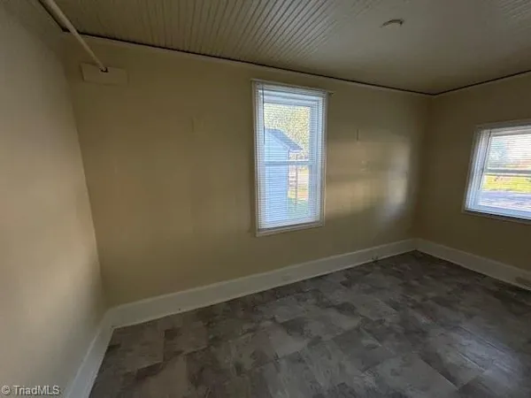 $975 | 2721 Ivy Avenue, Winston-Salem, NC 27105