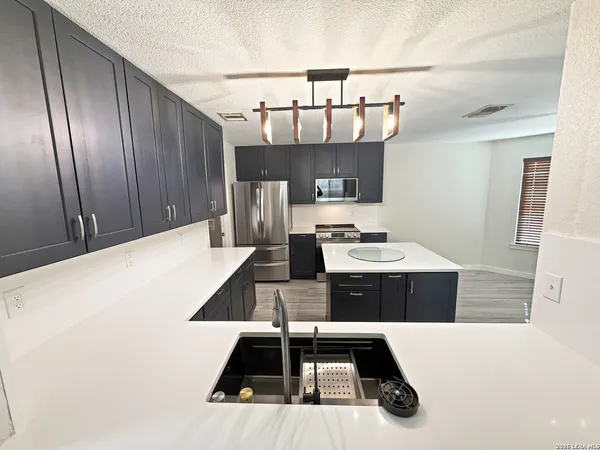 $1,900 | 6410 Mineral Bay, San Antonio, TX 78244