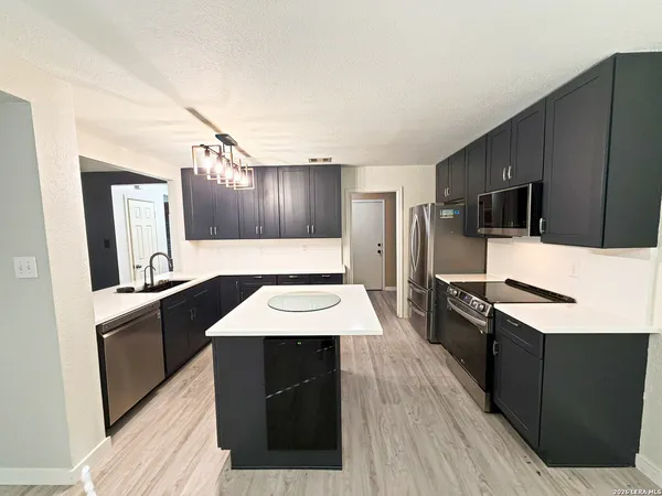 $1,900 | 6410 Mineral Bay, San Antonio, TX 78244