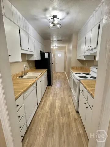 $1,450 | 7412 Johnny Mercer Boulevard, Unit 2, Savannah, GA 31410