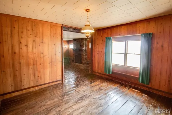 $110,000 | 407 South Locust Street, Carlinville, IL 62626