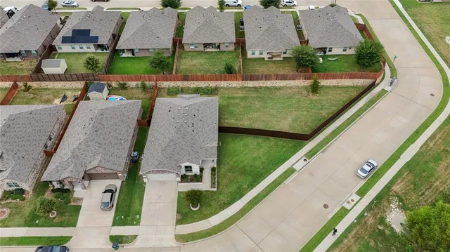 $319,999 | 841 Hutchins Drive, Crowley, TX 76036