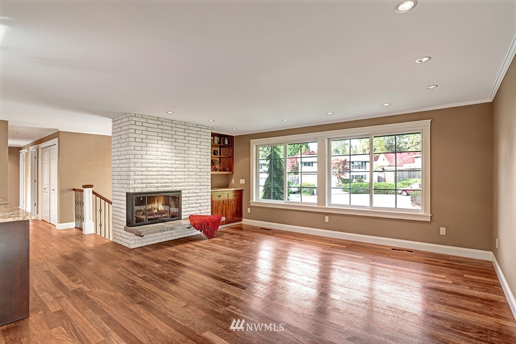 11815 Northeast 156th Street Bothell, WA 98011 - Photo 5 of 25 Gallery Image 5