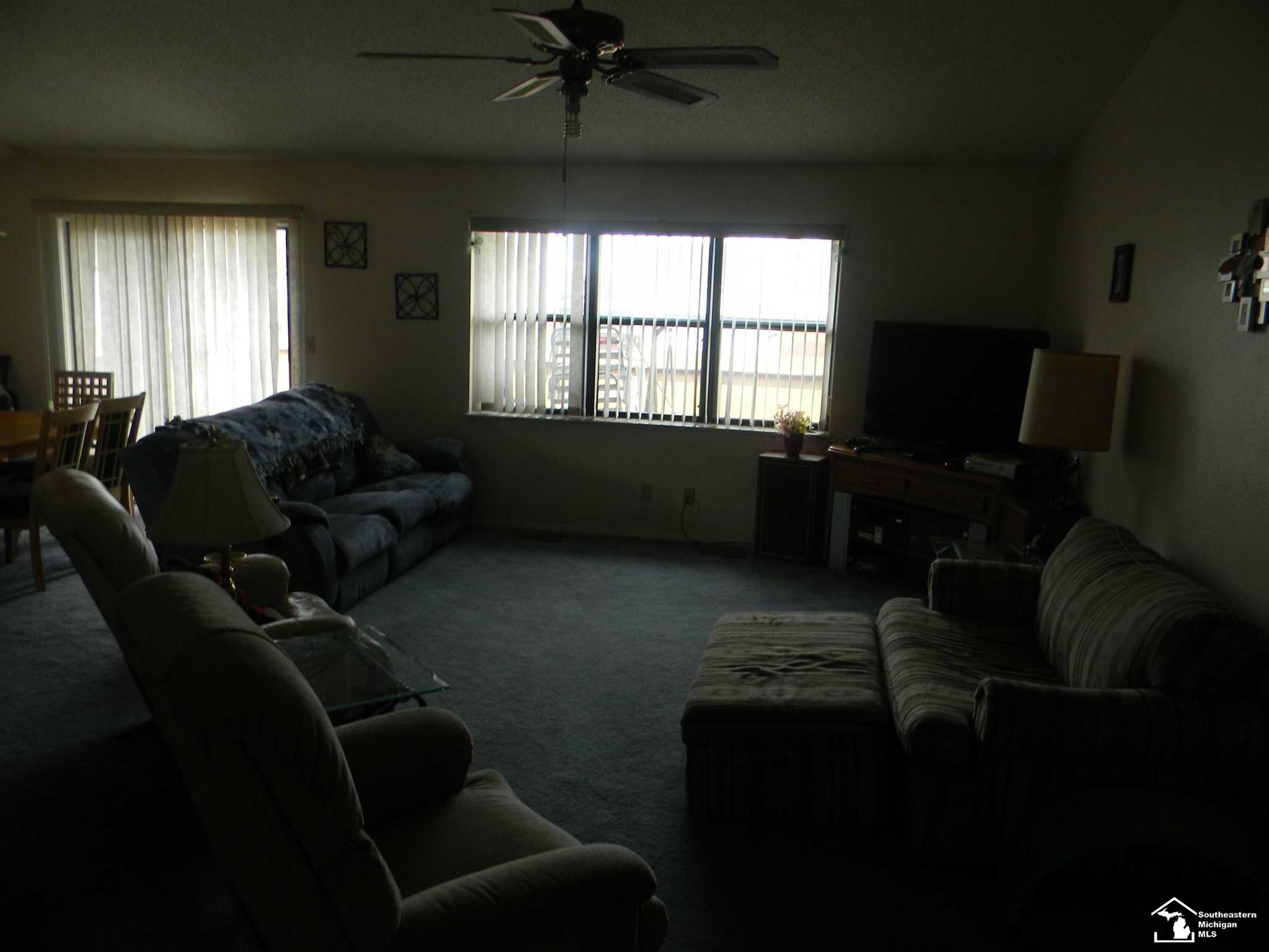 13767 Alton Road Monroe, MI 48161 - Photo 6 of 19 21480957-5.JPG