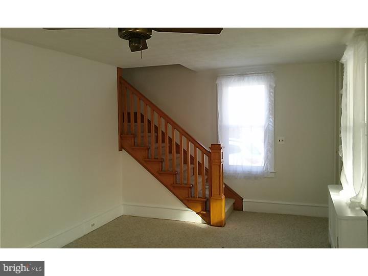 149 Mill Road Norristown, PA 19401 - Photo 7 of 20 Living Room