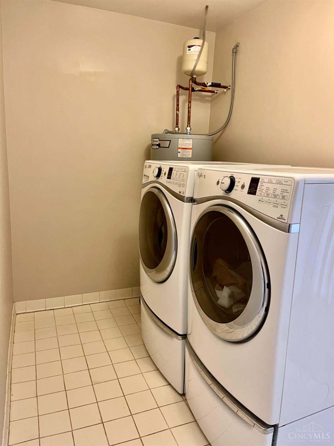3160 East Galbraith Road Amberley, OH 45236 - Photo 21 of 25 Washer and Dryer Included