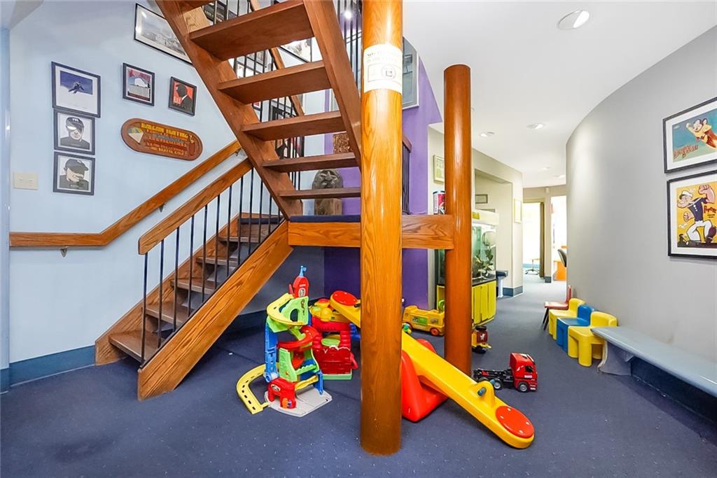 365 Bay Ridge Parkway Brooklyn, NY 11209 - Photo 5 of 33