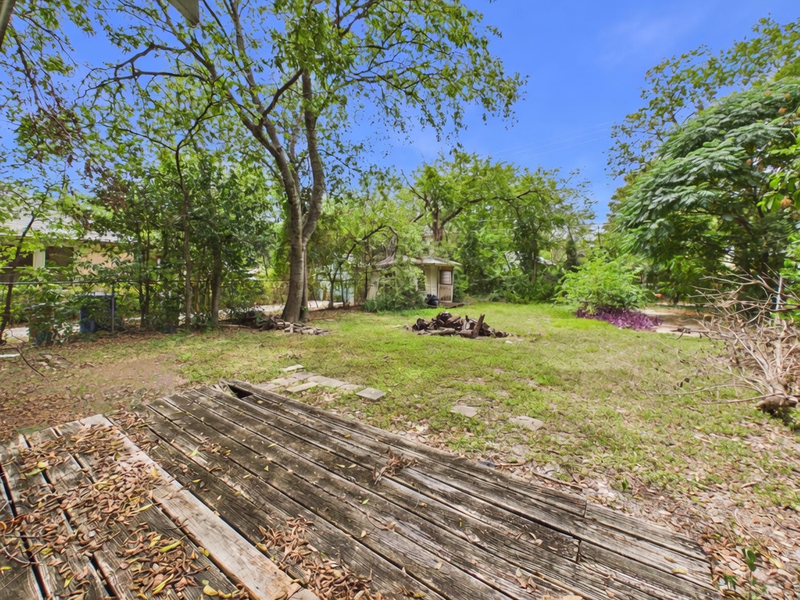 5204 Duval Street Austin, TX 78751 - Photo 20 of 22