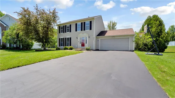 $299,999 | 3217 Blue Spruce Drive, Macedon, NY 14502
