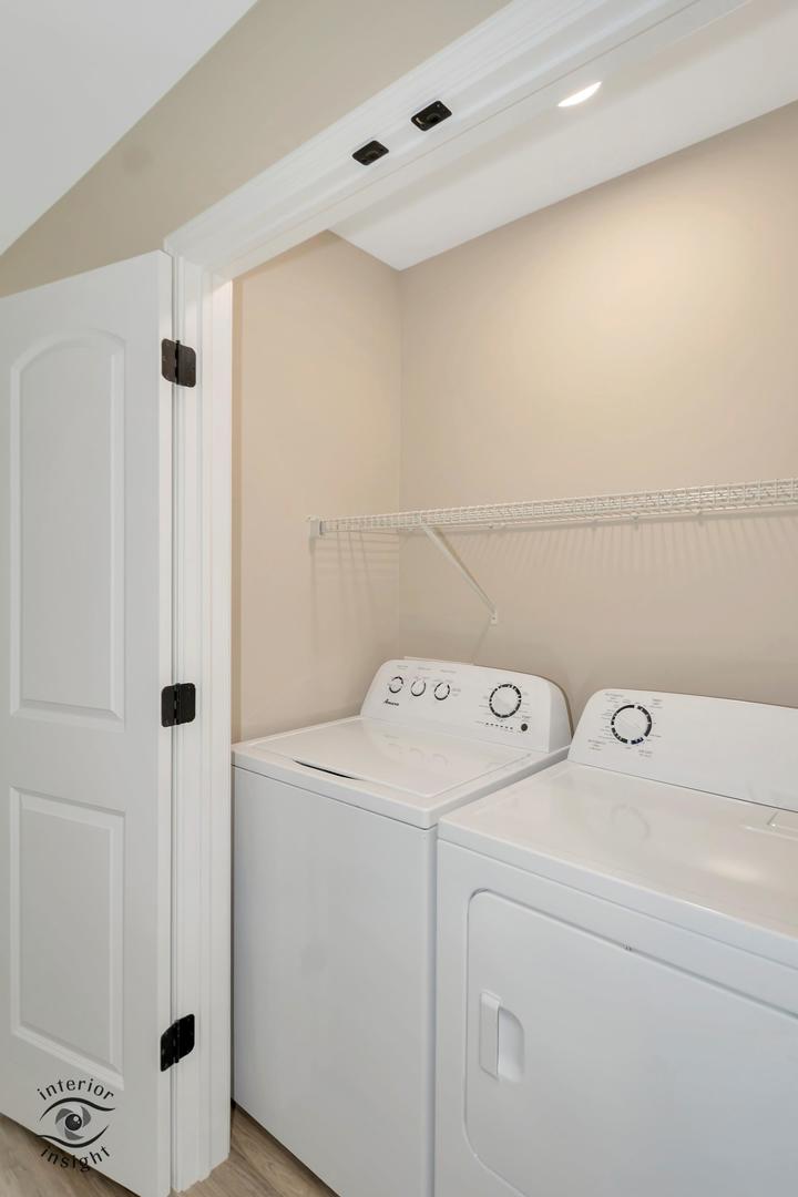 1321 Sioux Turn Kankakee, IL 60901 - Photo 15 of 34 a utility room with dryer and washer