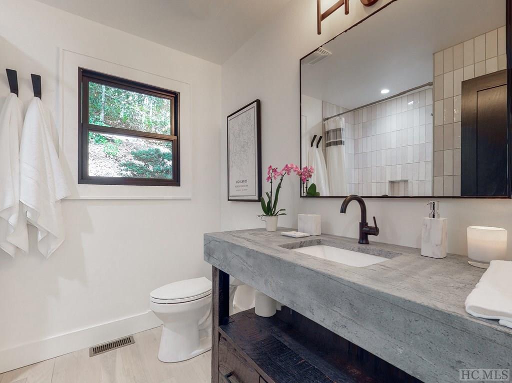 264 Hammond Road Highlands, NC 28741 - Photo 25 of 40 Gallery Image 25