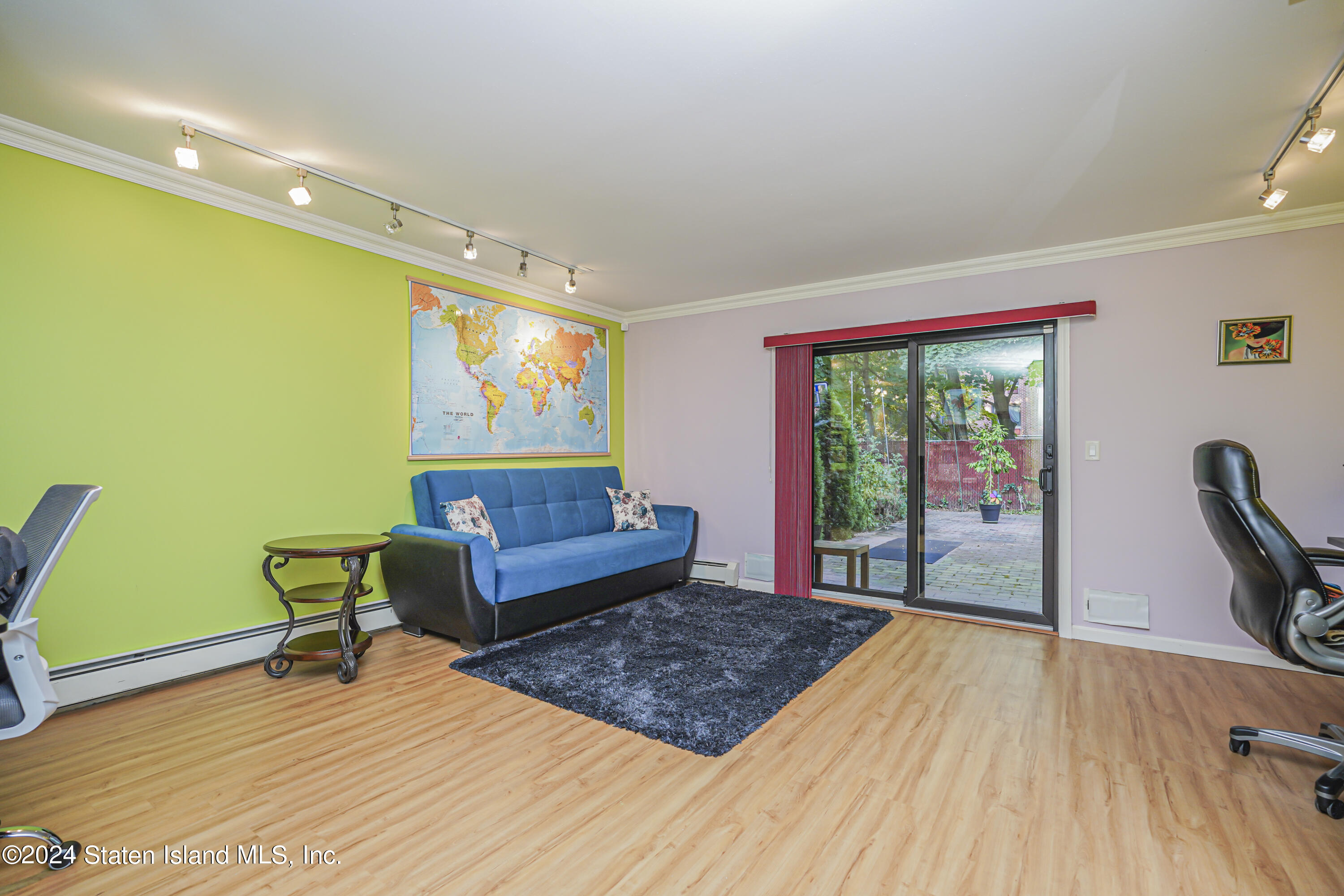 53 Alan Loop Staten Island, NY 10304 - Photo 28 of 37 (27) FAMILY ROOM-OFFICE-BACK YARD ACCESS