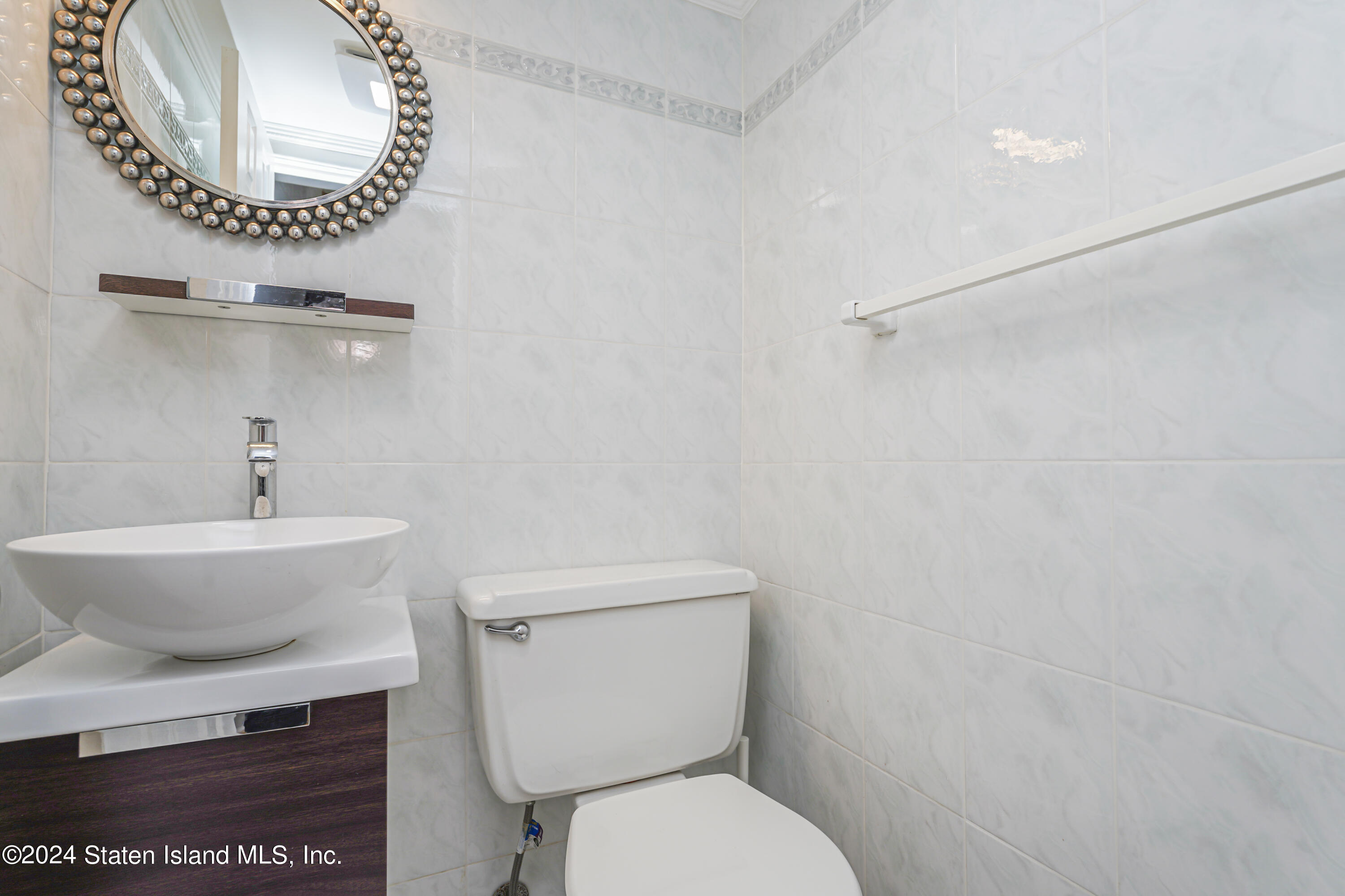 53 Alan Loop Staten Island, NY 10304 - Photo 31 of 37 (31) BATHROOM