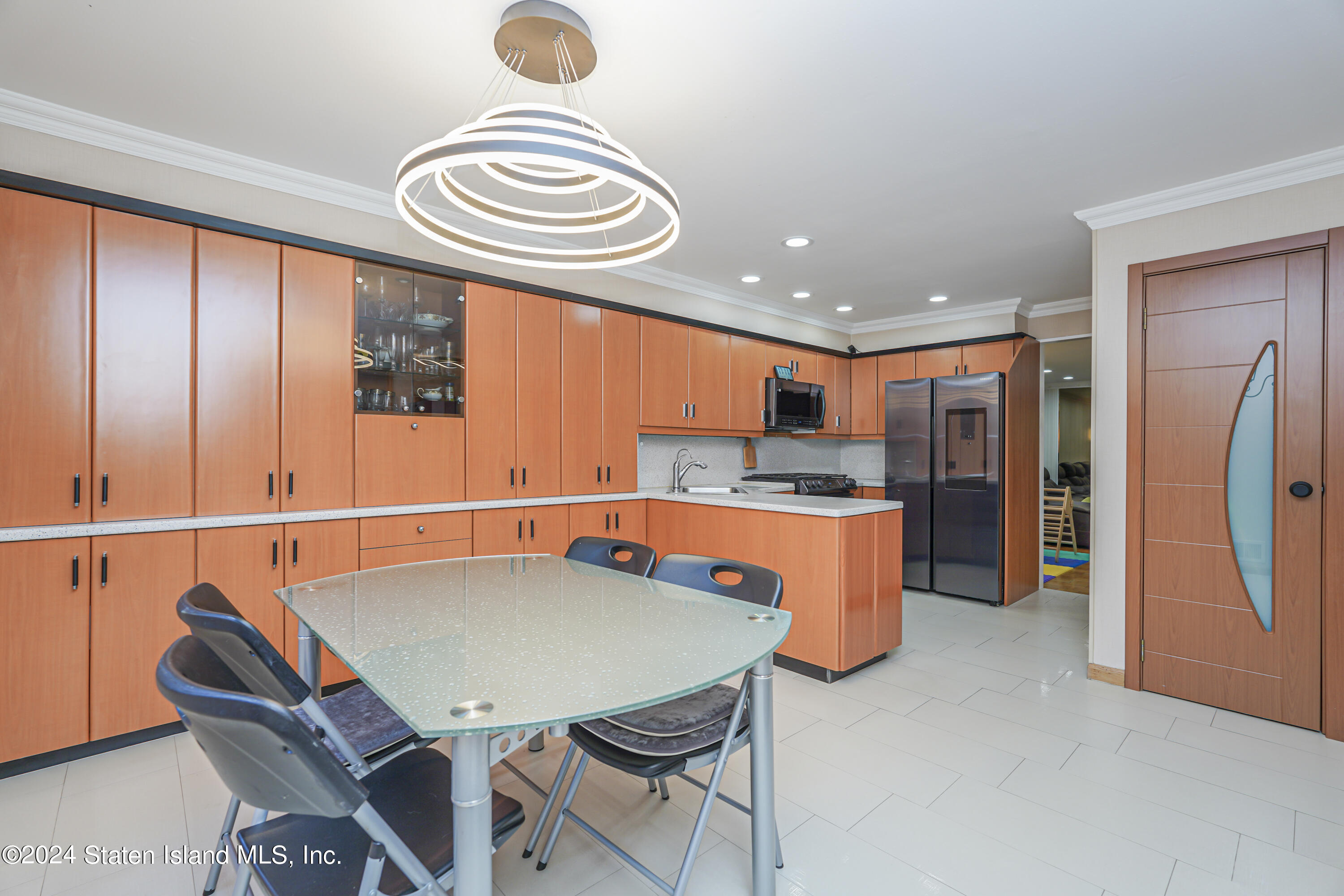 53 Alan Loop Staten Island, NY 10304 - Photo 7 of 37 (7) KITCHEN