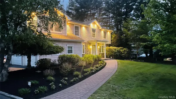 $1,250,000 | 4 Crabapple Court, Mount Sinai, NY 11766