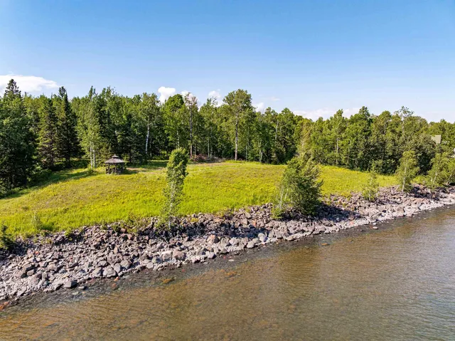 $1,100,000 | 966 West Bay Road, Two Harbors, MN 55616