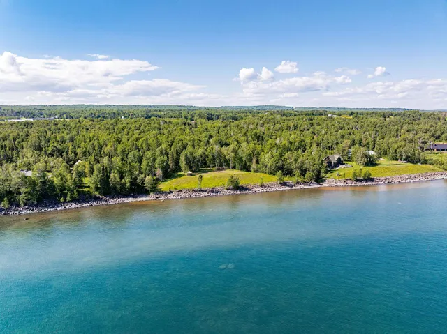 $1,100,000 | 966 West Bay Road, Two Harbors, MN 55616