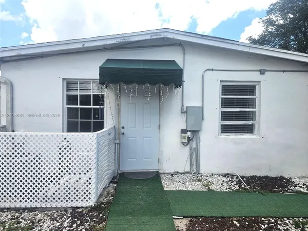 $2,300 | 10790 Southwest 46th Street, Unit 10790, Miami, FL 33165