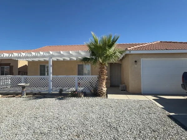 $2,000 | 11028 Pemberton Way, Adelanto, CA 92301