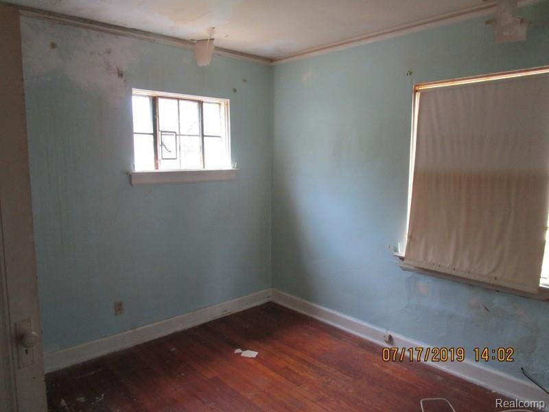 5245 Devonshire Road Detroit, MI 48224 - Photo 13 of 14 IMG_4582.JPG