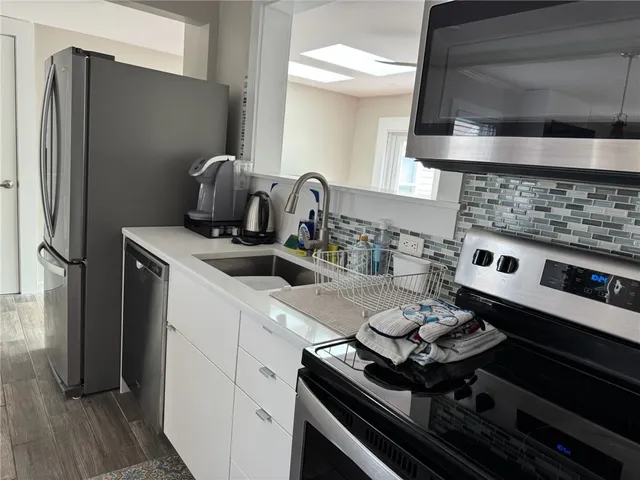 $3,000 | 53 Center Avenue, Middletown, RI 02842