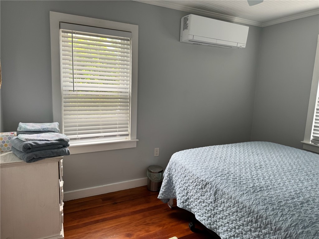 53 Center Avenue Middletown, RI 02842 - Photo 13 of 30