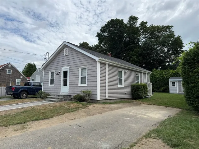 $3,000 | 53 Center Avenue, Middletown, RI 02842
