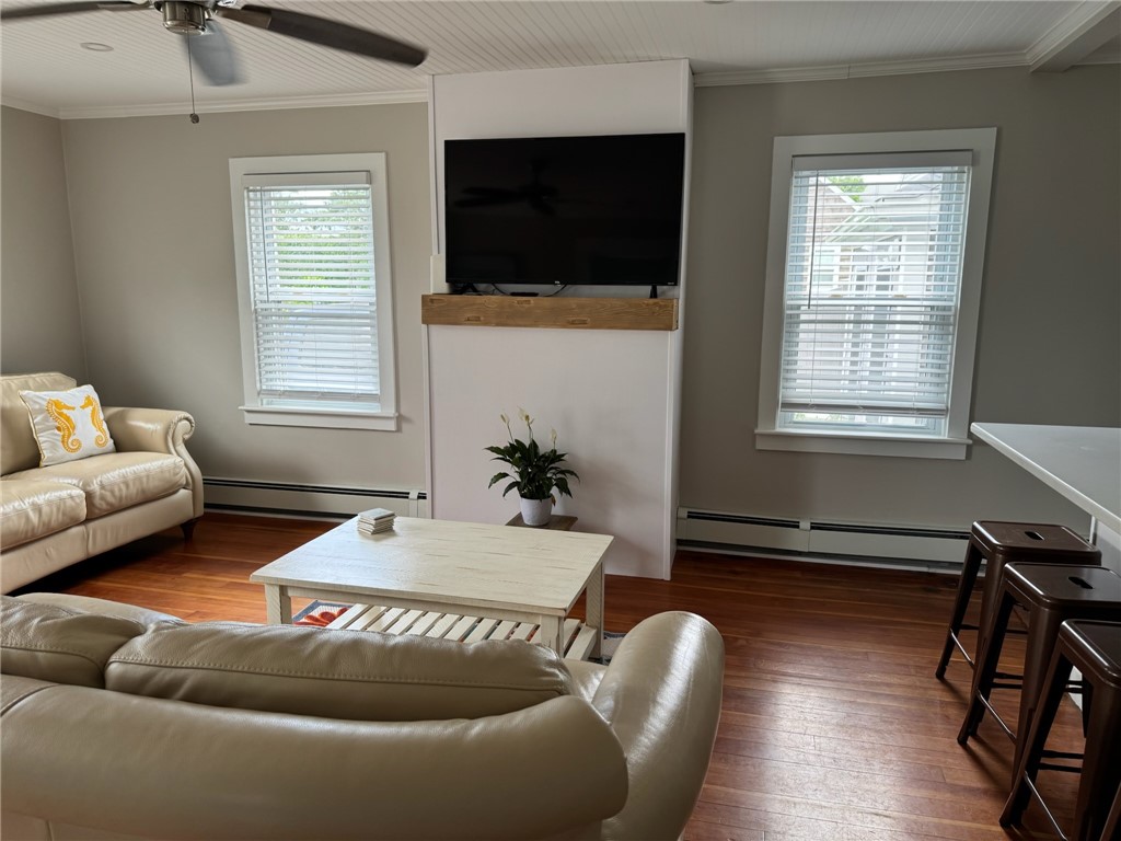 53 Center Avenue Middletown, RI 02842 - Photo 4 of 30