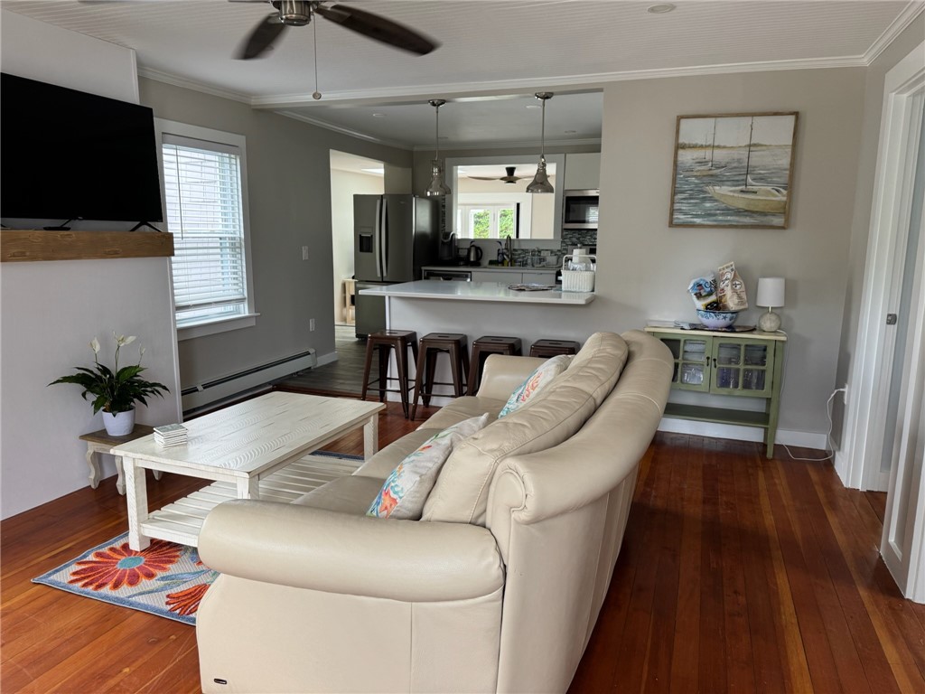 53 Center Avenue Middletown, RI 02842 - Photo 6 of 30